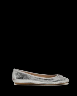 Veronica Beard Flats & Loafers><noscript><img width=