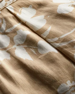 Veronica Beard Skirts & Shorts><noscript><img width=